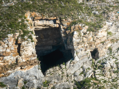 Dayan Deerkh Cave