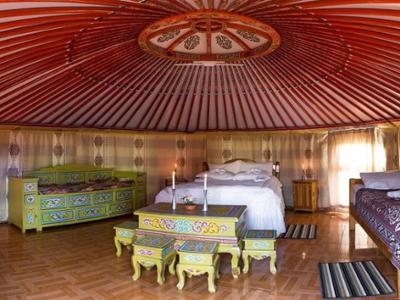 Lunoba ger camp - Khustai