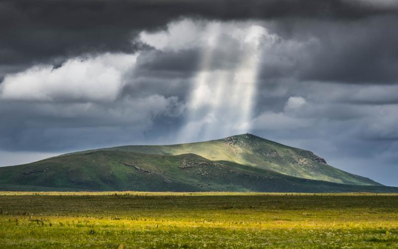 Shiliin Bogd Volcano