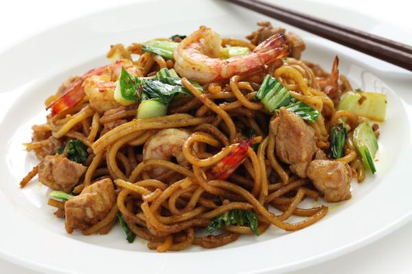 Plat de mie goreng photo © by bonchan via Shutterstock