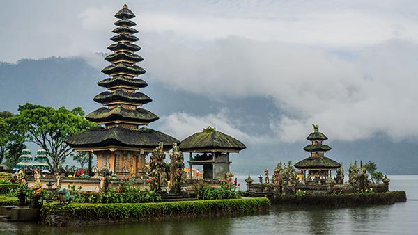 Bali attend de ses visiteurs, le respect de ses temples sacrés