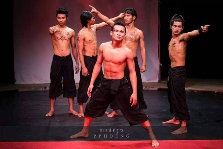 Sambath, acrobate du Phare Circus : « Chacun doit adapter son attitude en fonction de son personnage. »