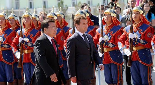 Elbegdorj souhaite régler la dette envers la Russie